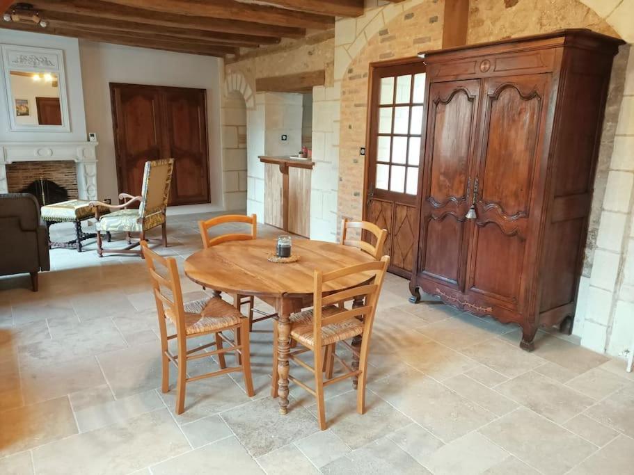 Gite Avec Vue Sur L'Indre Artannes-sur-Indre Exterior photo