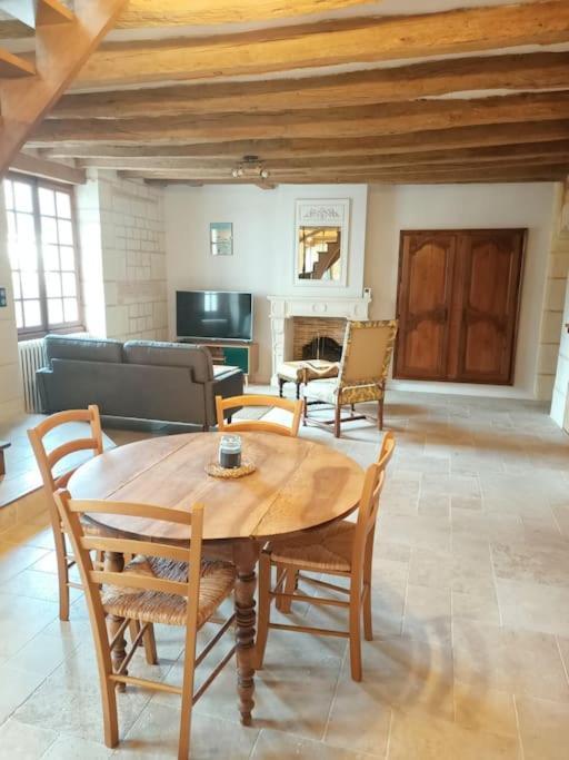Gite Avec Vue Sur L'Indre Artannes-sur-Indre Exterior photo
